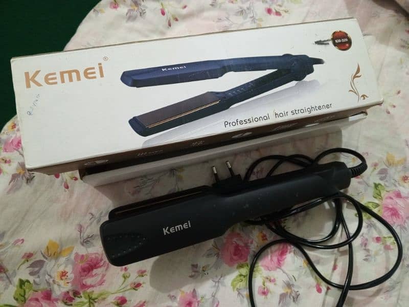 New Kemei Straightener 0