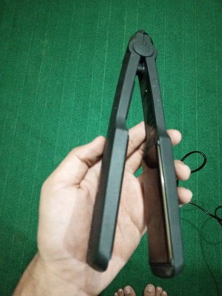 New Kemei Straightener 2