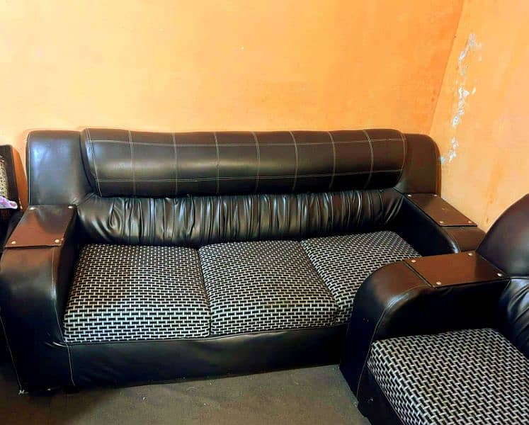 Leather Sofa Set (like new) 1