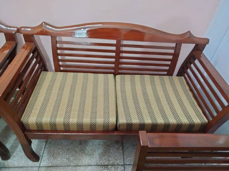 4 seater sofa new condition and curtains available 1