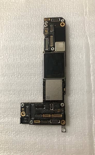 iPhone 12 Board available 64 GB 03205990811 0