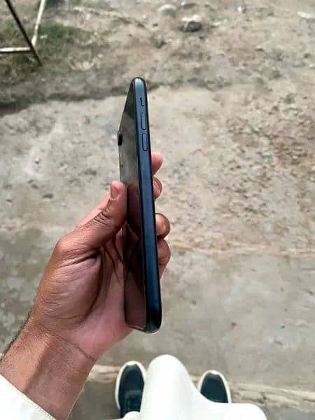 iPhone XR 8