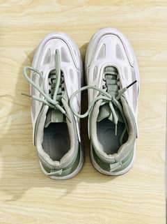 White Soft Sneakers - Size 44, No Branding