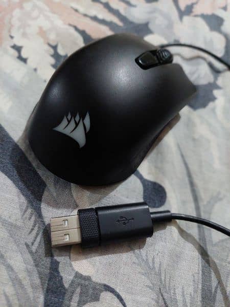 Corsair Harpoon RGB mouse 3