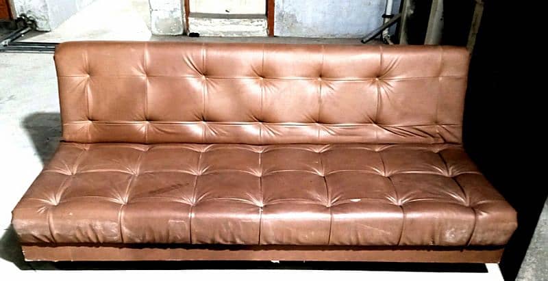 A SOFA CUMBED WITH ADJUSTABLE BACKREST 1