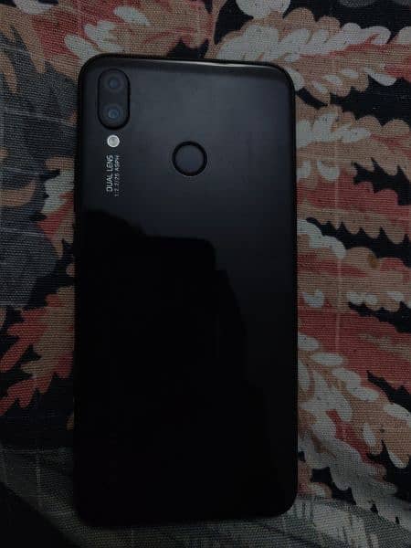 Huawei Nova 3i, Scratchless front and back 1