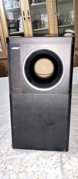 BOSE ACOUSTIMAS 5 series 111 powered subwoofer. klipsch kef Yamaha 3