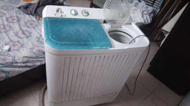 dawlance washing machine in good condition 0