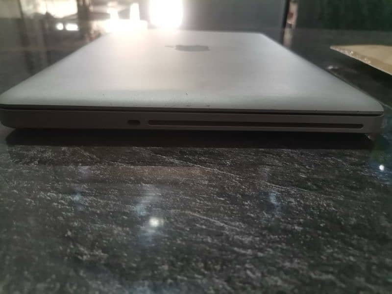 Apple Mac Book Pro i5 (13-inch Late 2011) 9