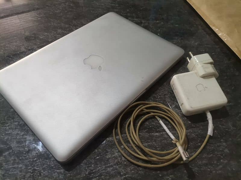 Apple Mac Book Pro i5 (13-inch Late 2011) 13