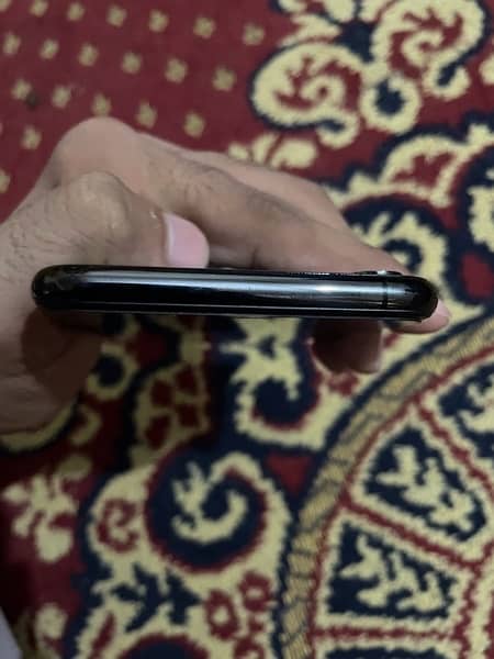 IPhone XS Max (256GB) PTA approved  10/10 condition 4