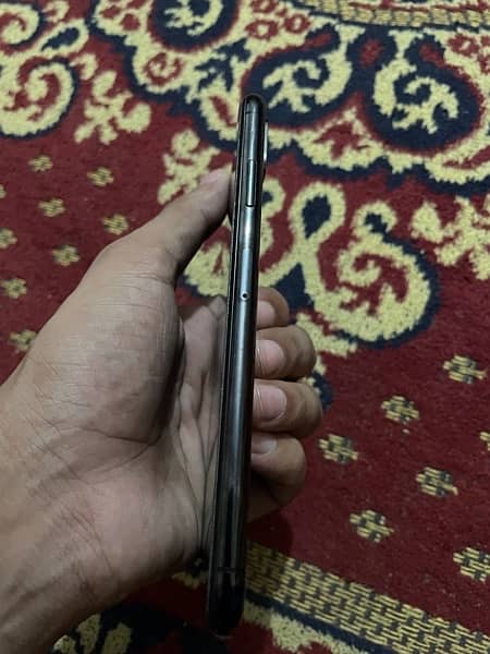 IPhone XS Max (256GB) PTA approved  10/10 condition 5