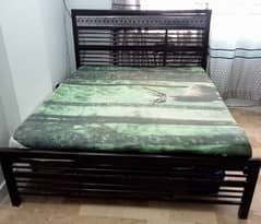 King size iron bed with mettres