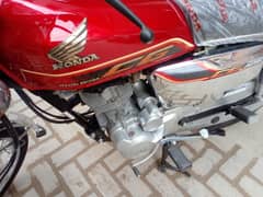 Honda 125 Karachi number 22 model