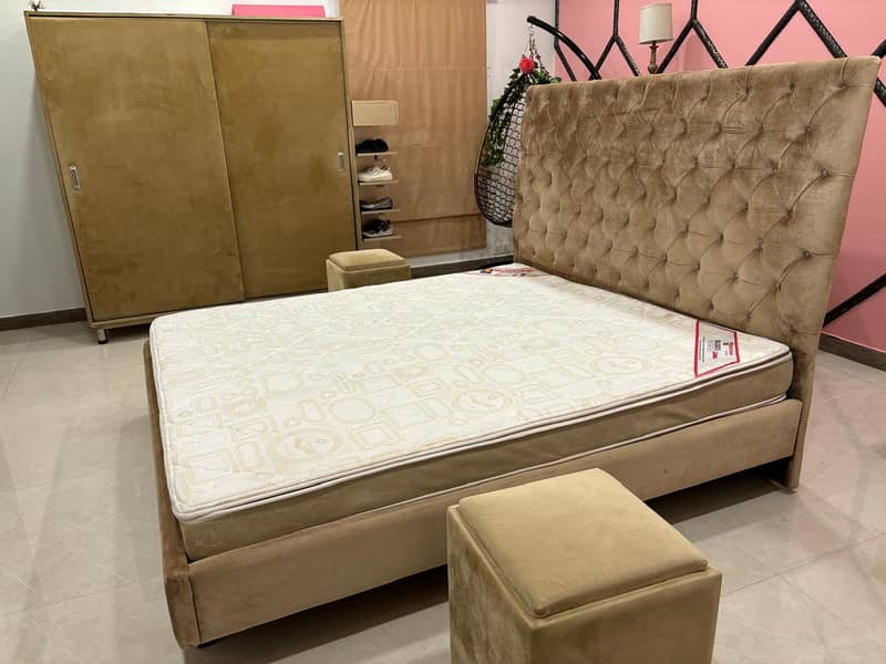 Habitt king size bed , side table, wardrobe with mattress 0