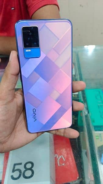 VIVO V21E 1