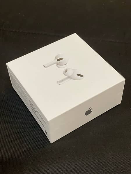 MWP22AM/A AirPods Pro with Wireless Charging Case 1