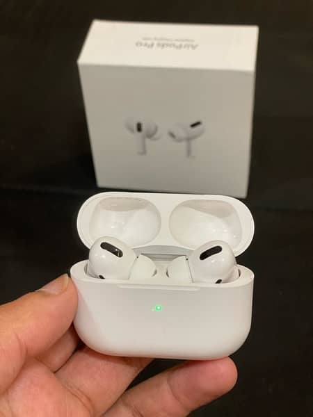 MWP22AM/A AirPods Pro with Wireless Charging Case 2