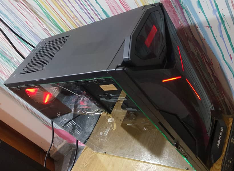 I5 6th genration gaming pc, 16GB DDR4 ram,R9 280x 3GB graphics card. 9