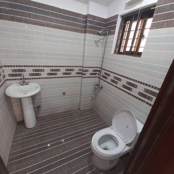 1 Bed Flat For Rent in Bahria Town Lahore 2