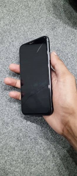 iphone 11 non pta, 10/10 condition, battery 95% original,
128gb 6