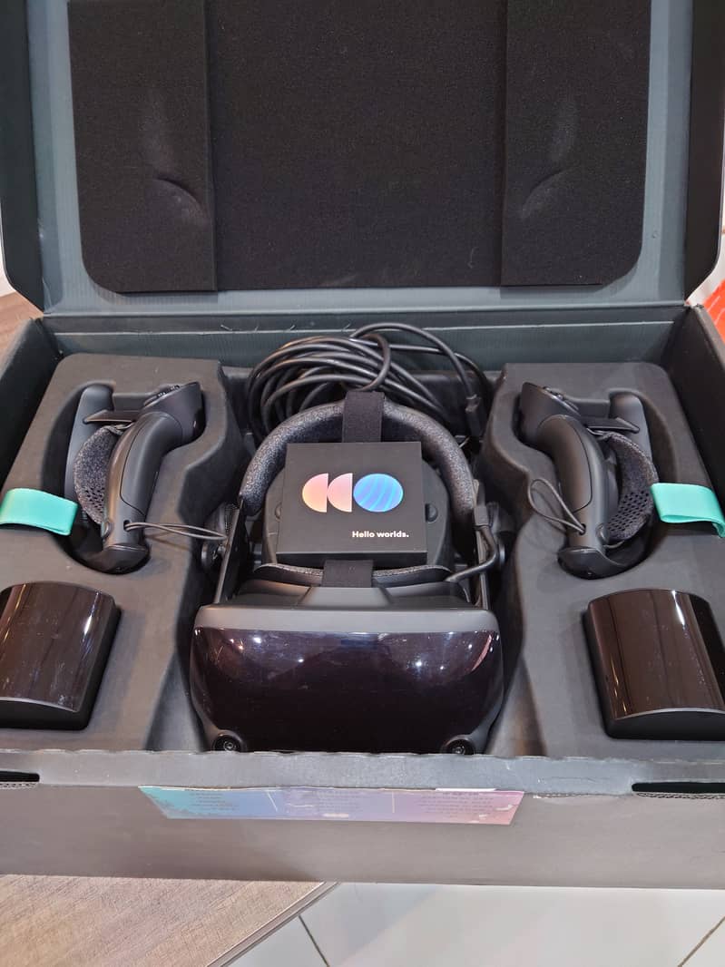 Valve Index VR headset Full kit with box 0