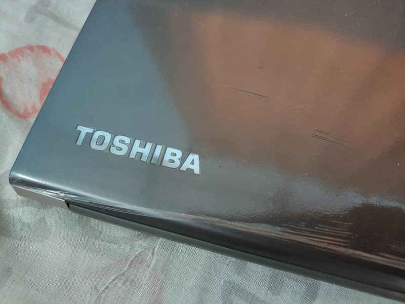 Toshiba Tecra Z40c ( i5 6th gen 8GB 250GB Ultra SSD) 4