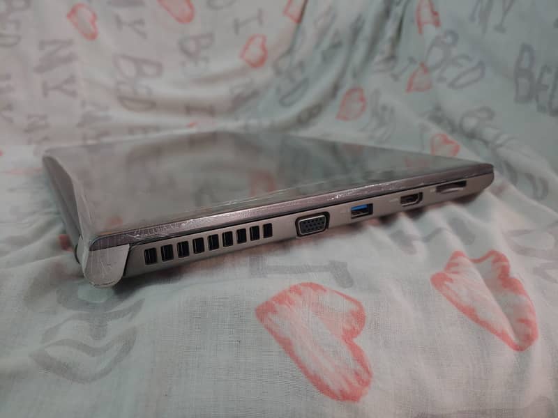 Toshiba Tecra Z40c ( i5 6th gen 8GB 250GB Ultra SSD) 7