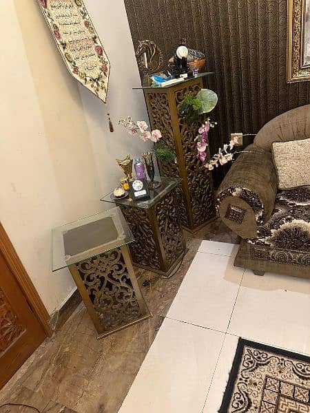 3 corner decorations tables for sale 1