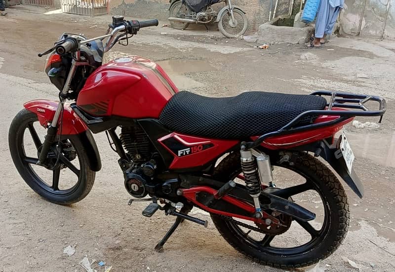 Crown 150cc self start red colour 1