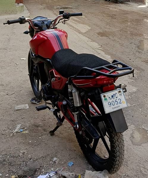 Crown 150cc self start red colour 4