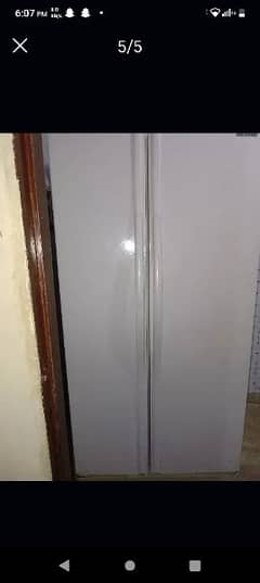 Samsung double door fridge is good condition