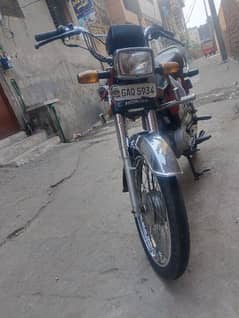 Honda 70 bike condition 10,10 hai model 2019 hai contact 03258787484