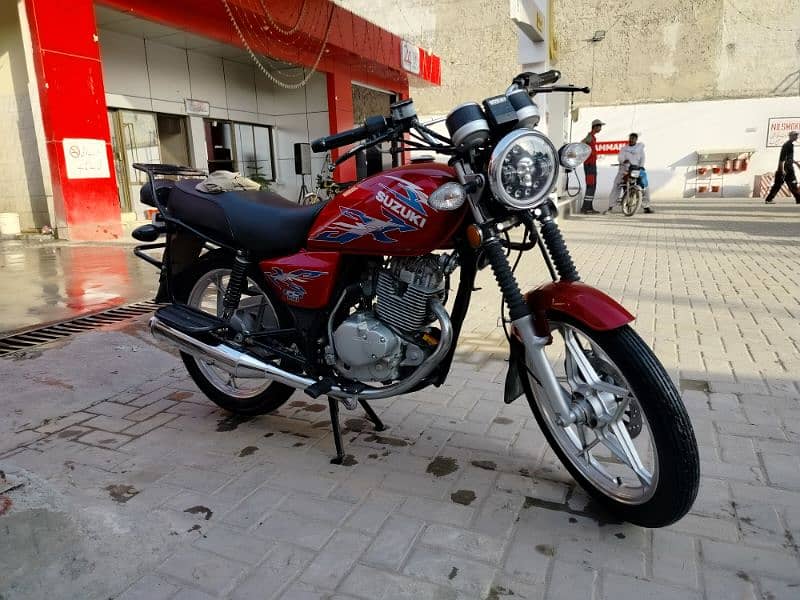 Suzuki GS 150 se 2022 4