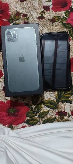 iPhone 11 pro max 256Gb Dual pta approved with Box and charger