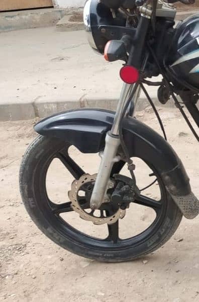 Alloy Rims Gs 150 aur Ravi piago me same fitting he 1