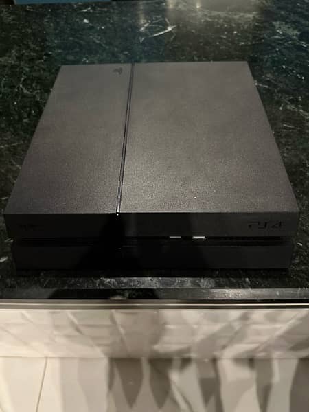 ps4 in excellent condition 2