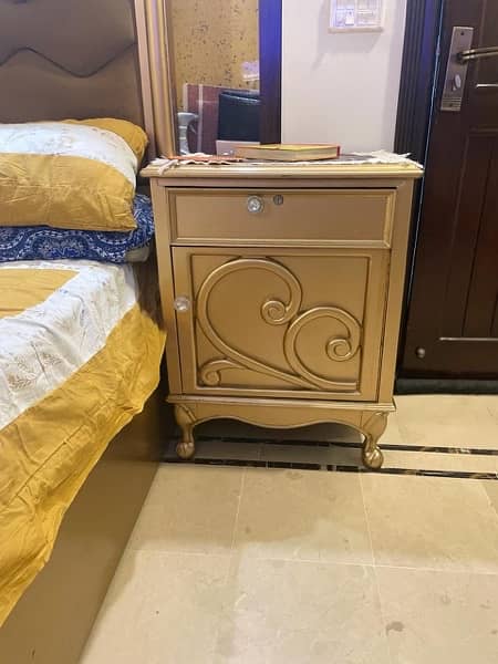 Wooden King Size Bed 7