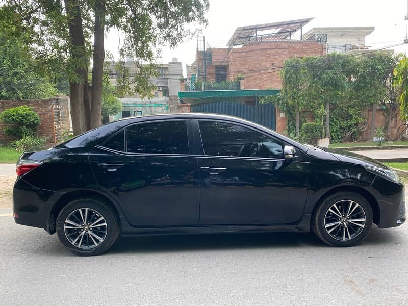 Toyota Corolla Altis 2019 4