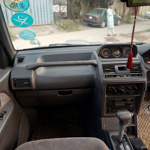 Mitsubishi Pajero 1997 9