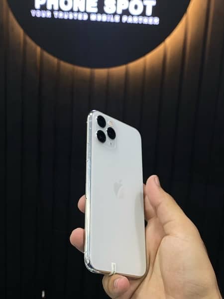 iphone 11 pro pta approved                          15 12 13 14 16 4