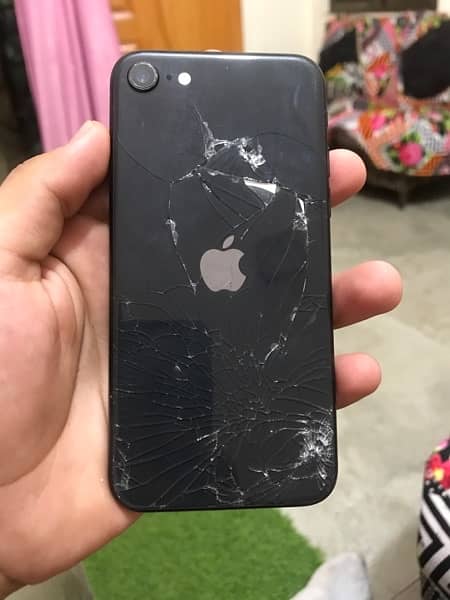 damage iPhone se 2 0