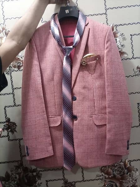 light. pink color 3 piece suit medium size 1