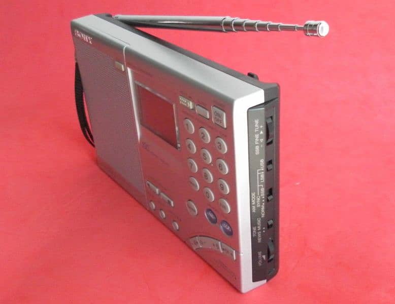 Sony ICF-SW7600GR Multi Band World Receiver Radio 1