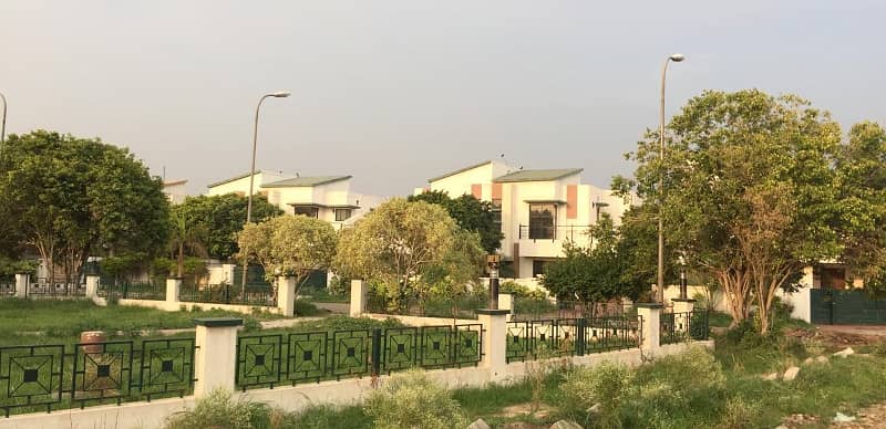 Super Hot Location 5 Marla Plot For Sale In Eden Gardens Lahore 4