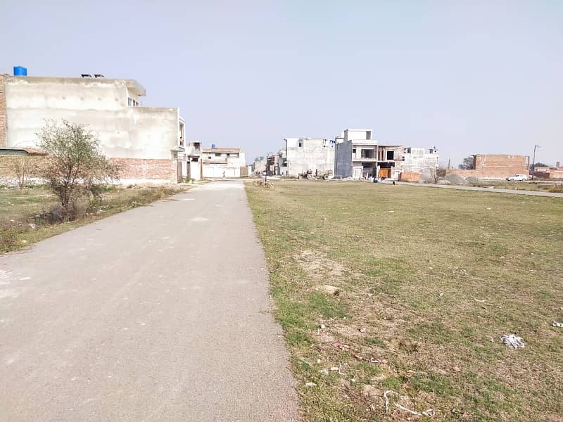 Super Hot Location 5 Marla Plot For Sale In Eden Gardens Lahore 6