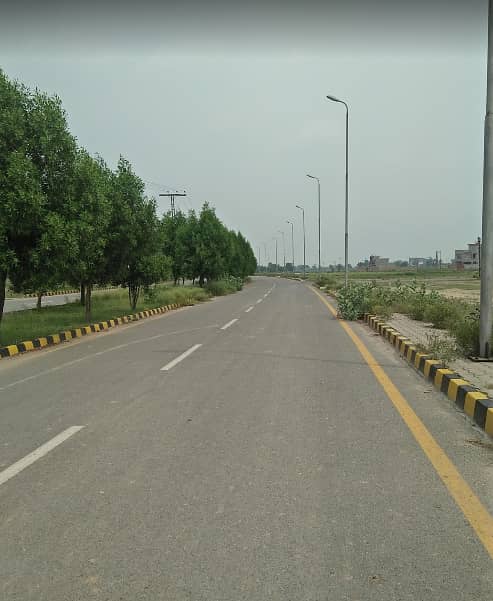 Super Hot Location 5 Marla Plot For Sale In Eden Gardens Lahore 8