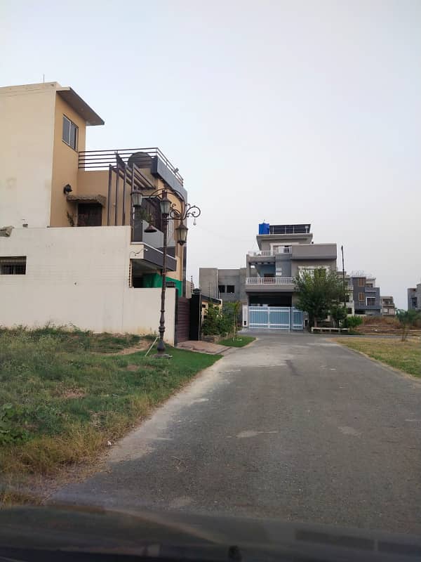 Super Hot Location 5 Marla Plot For Sale In Eden Gardens Lahore 22