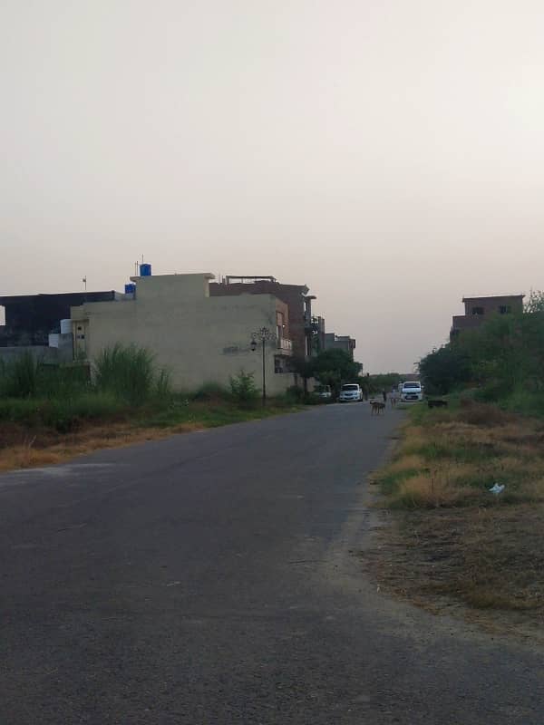 Super Hot Location 5 Marla Plot For Sale In Eden Gardens Lahore 23