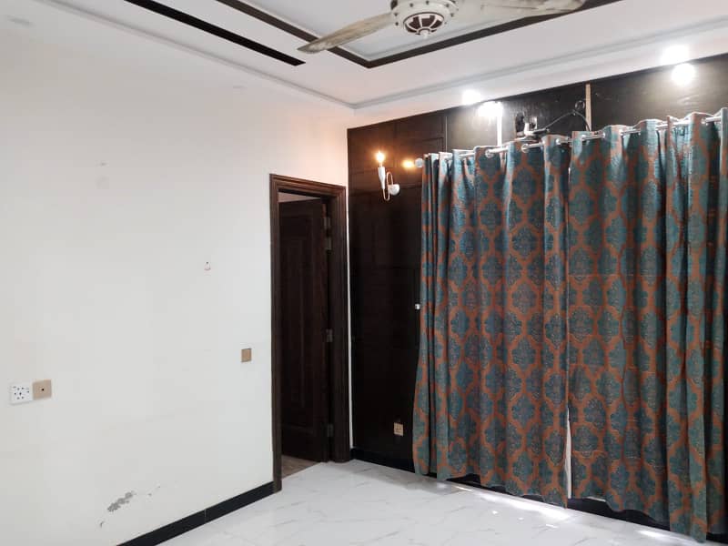 10 Marla House Available For Rent In Overseas B Bahria Town, Lahore 11